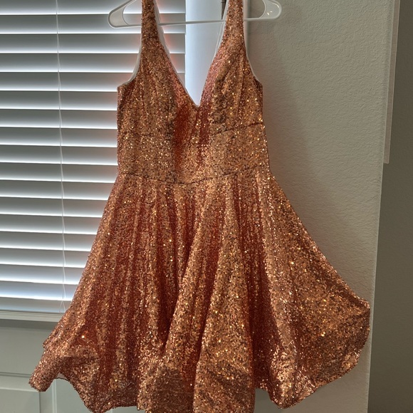 IEENA FOR MAC DUGGAL Double V-Neck Fit & Flare READ DESCRIPTION - Picture 3 of 3